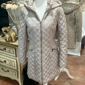 Women's Quilted Hooded Jacket - Oyster